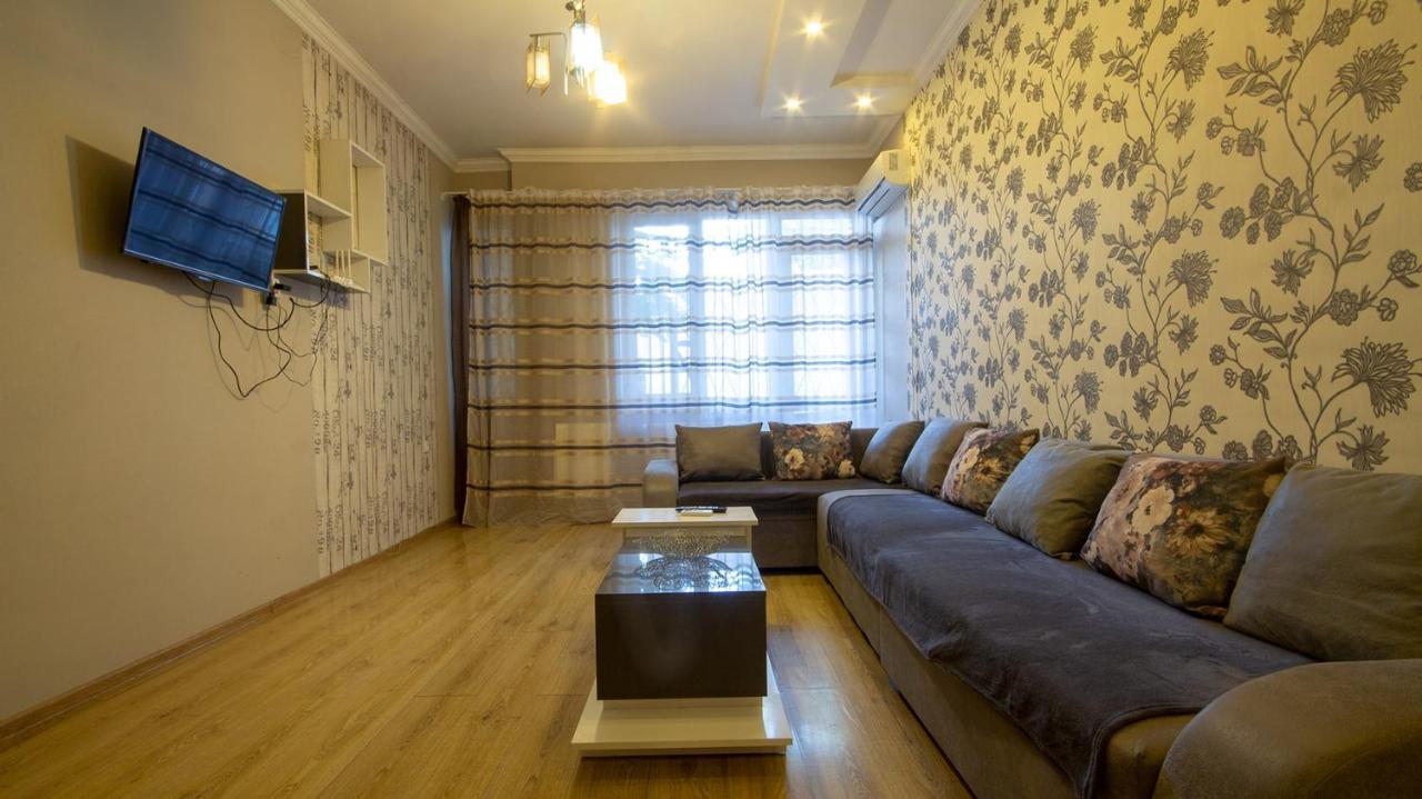 Home Apartments Tbilisi Exteriör bild